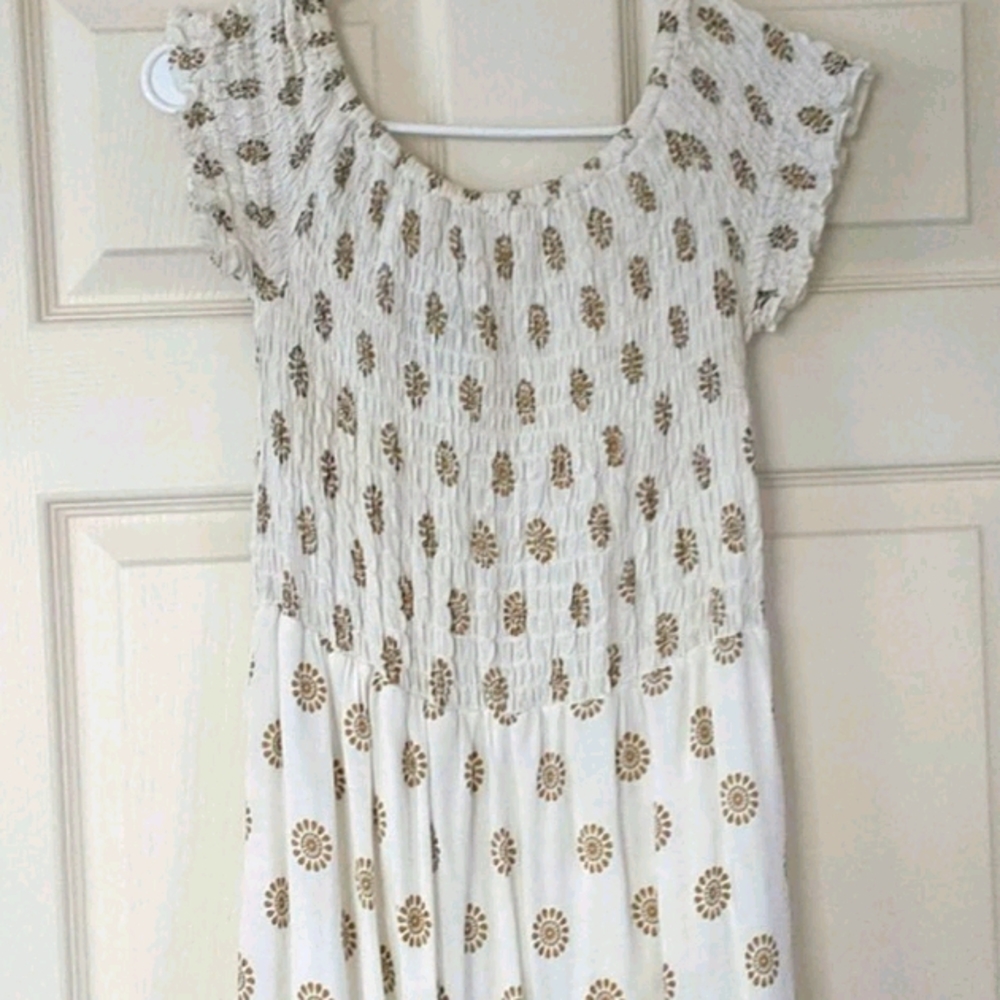 Super cute sundress!